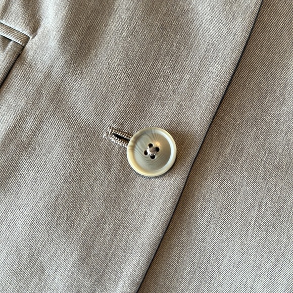 L.L. Bean women’s gray blazer, size 14 - Picture 6 of 10